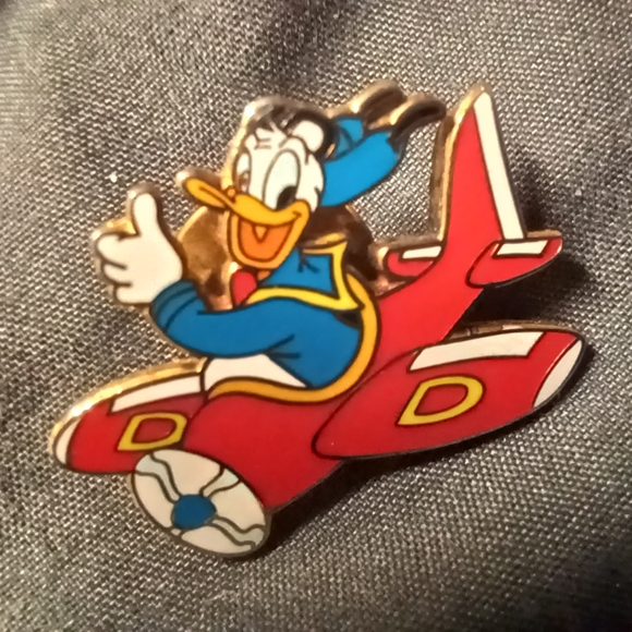 Vintage assortment of Disney pins - Picture 2 of 12